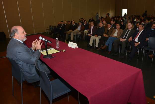 Hacen falta en México estrategias para sacar ventajas a los TLC: Cassio Luiselli - Foto 0 