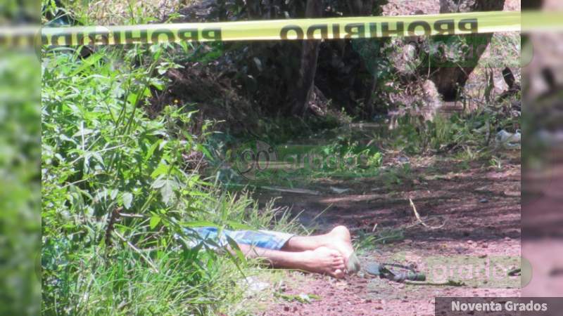Dejan cuerpo sin vida sobre la carretera en Acapulco, Guerrero  