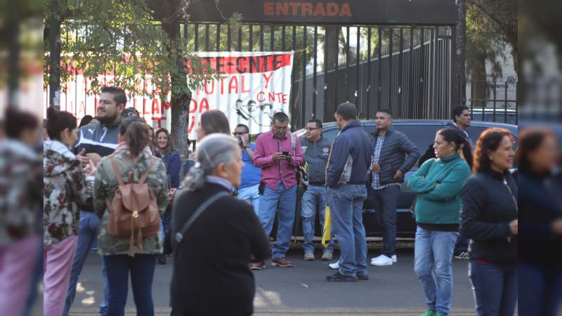 Como ya es costumbre, CNTE toma la Secretaria de Finanzas 