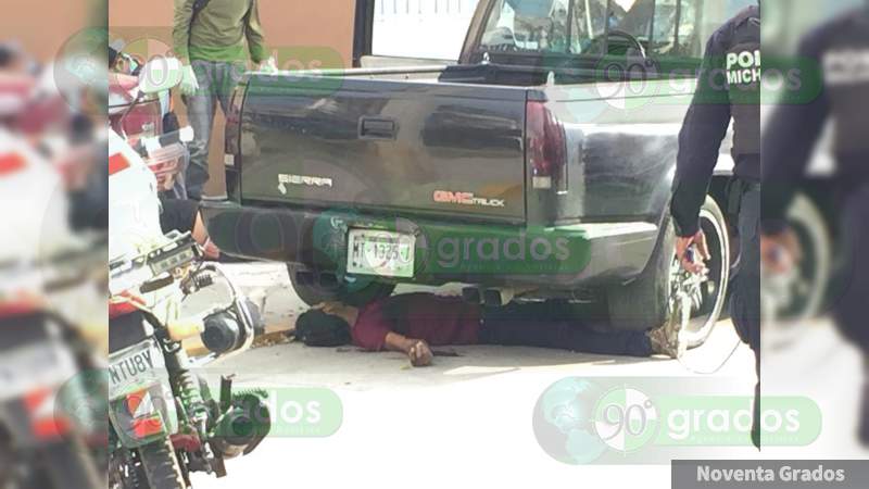 Ejecutan a 3 personas en Real Santa Rosa en Uruapan, Michoacán - Foto 1 