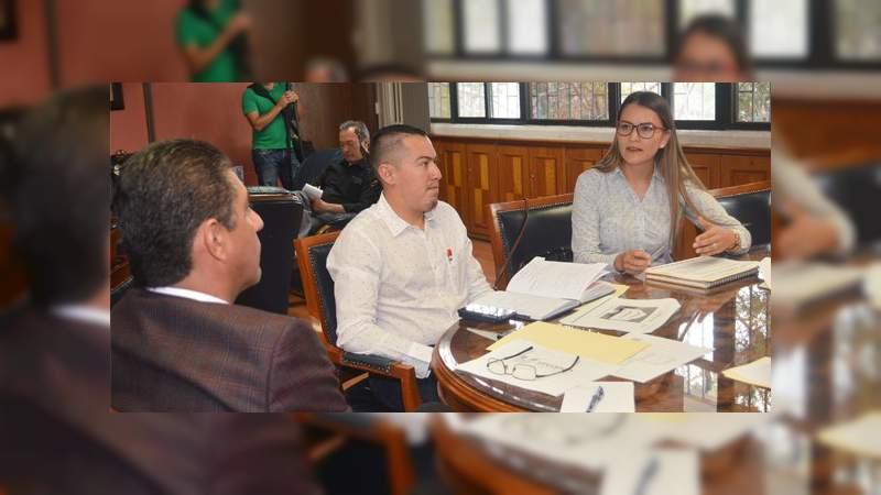 Buscan fortalecer oferta educativa en región Uruapan - Foto 1 