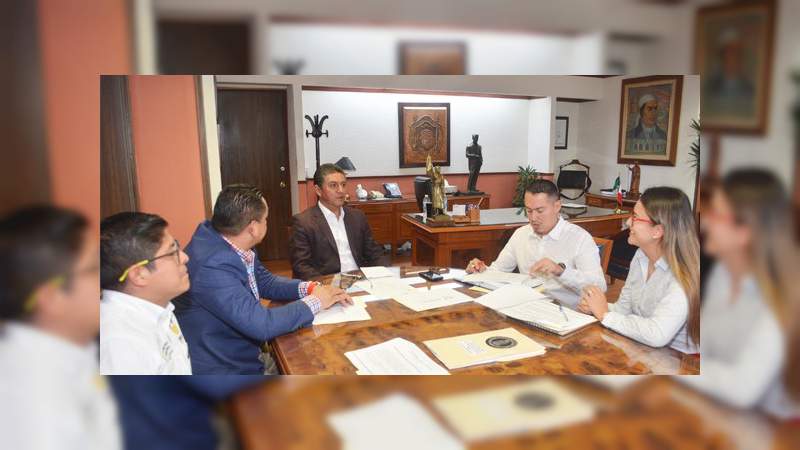 Buscan fortalecer oferta educativa en región Uruapan - Foto 2 