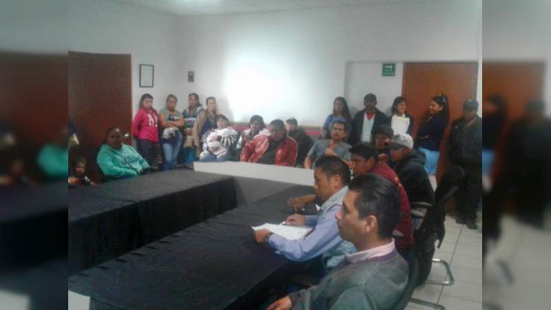 Más de 32 mil pesos para electricidad en primaria de Uruapan, logro antorchista 