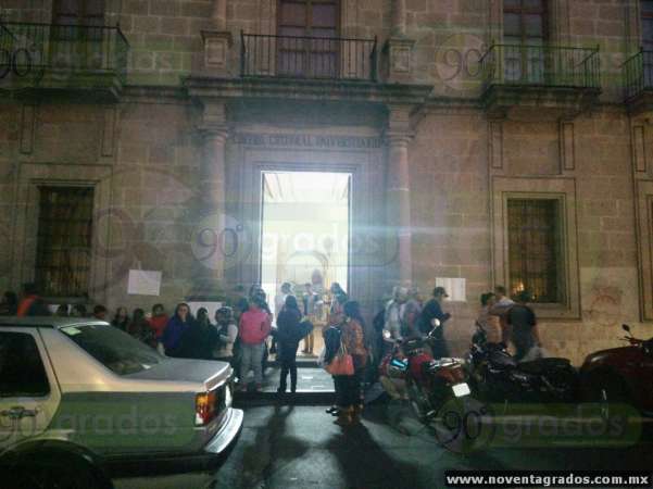 Sindicato Único de Empleados de la Universidad Michoacana anuncia paro por falta de pagos - Foto 1 