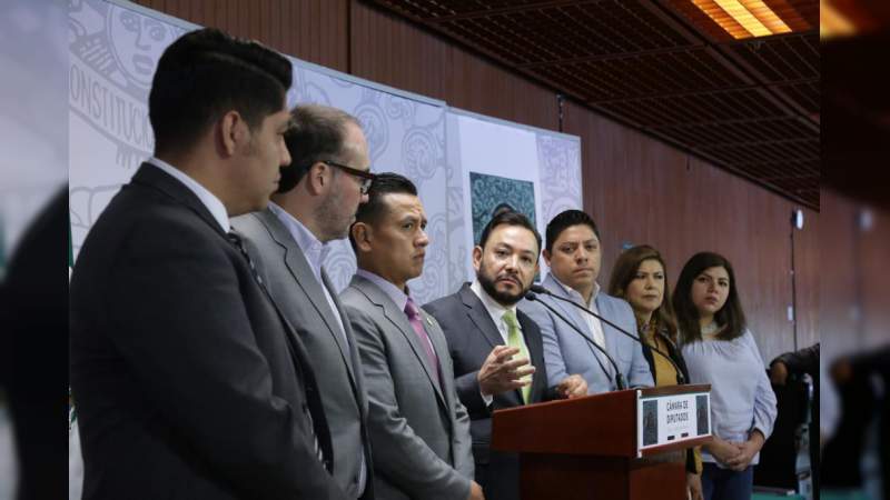Torres Piña y ocho diputados federales renuncian al PRD y a su bancada - Foto 3 