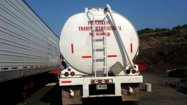 Detienen a dos sujetos por presunto robo de hidrocarburos en Apatzingán, Michoacán - Foto 1 