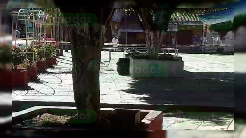 Abandonan restos humanos y mensaje en explanada de Yuriria, Guanajuato - Foto 1 