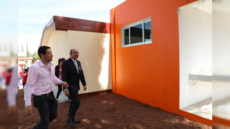 Continúa SEE con la entrega de obras en escuelas de Educación Básica en Michoacán - Foto 1 