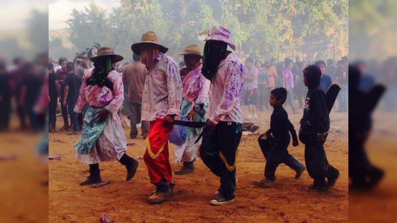 Carnaval Otomí en San Felipe de los Alzati, centenaria y colorida tradición de Michoacán - Foto 3 