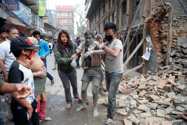 Terremoto de 7.9 grados Richter sacude Nepal; se reportan cientos de muertos - Foto 0 
