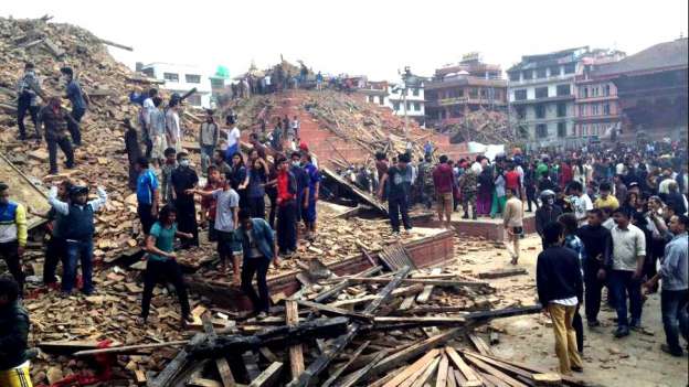 Terremoto de 7.9 grados Richter sacude Nepal; se reportan cientos de muertos - Foto 1 