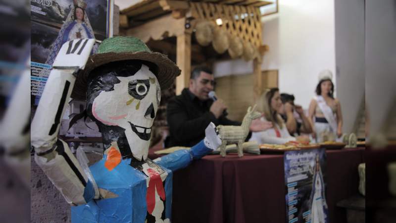 Pueblo Mágico de Cuitzeo prepara su Tradicional “Convite de Mojigangas” y “Toritos de Petate”   - Foto 0 
