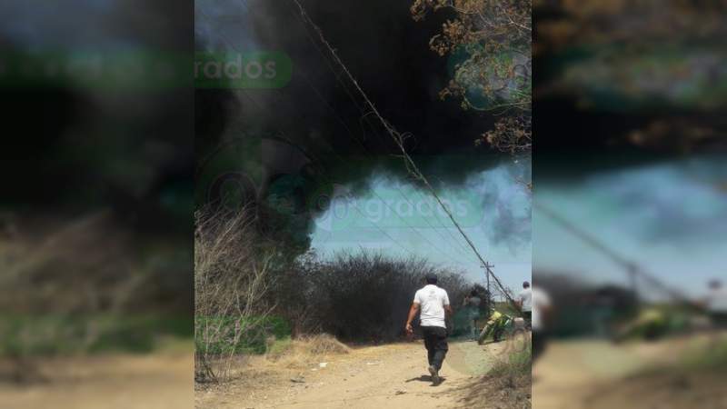Se incendia un taller de huaraches en Huetamo 