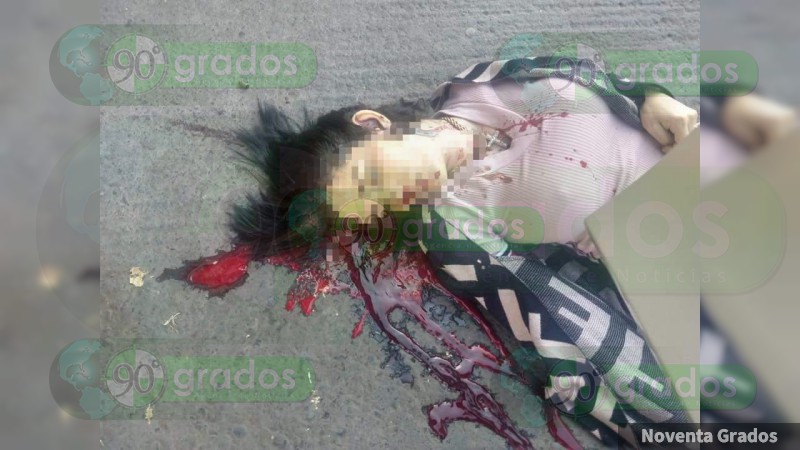 Asesinan a pasajeros de un auto de lujo en Morelia; una agente de la Policía es herida - Foto 2 