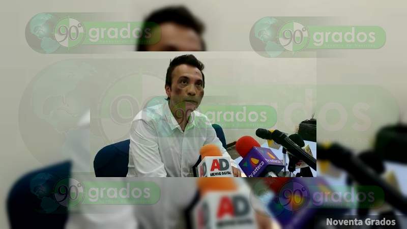 Desnudan y golpean a Secretario de Turismo de Colima 