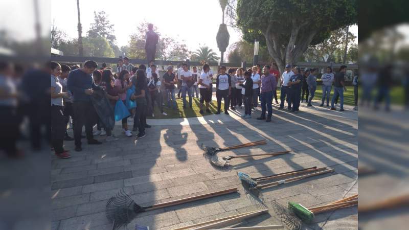 Estudiantes de la UMSNH realizan acciones de limpieza en CU - Foto 0 