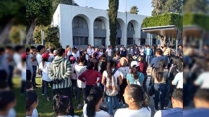 Estudiantes de la UMSNH realizan acciones de limpieza en CU - Foto 1 
