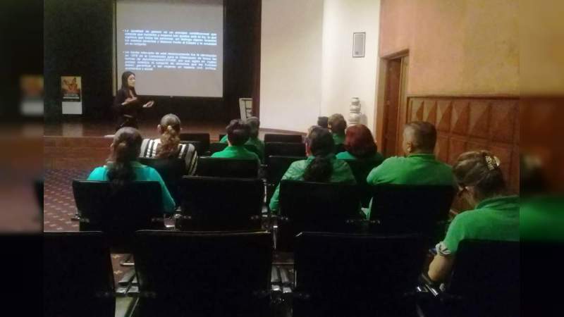 Capacitan en temas de derechos humanos a personal de la Secretaría de Turismo 