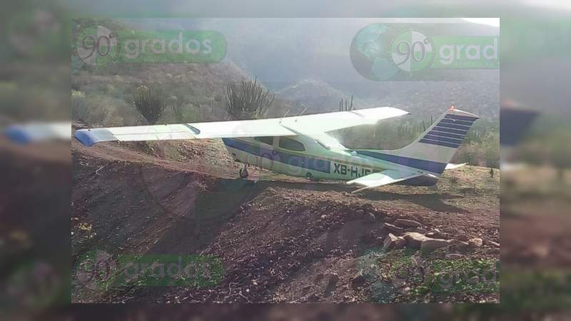 Sedena intercepta una avioneta que transportaba 299 paquetes de cocaína, en Guerrero - Foto 1 