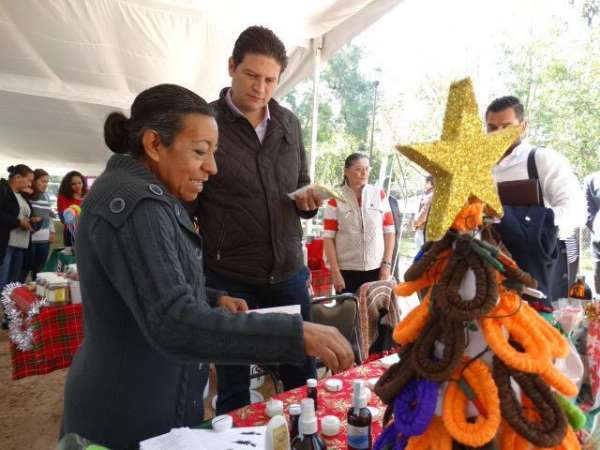 Ofrece Bazar Navideño "Haz Barrio"  todo para celebrar las fiestas decembrinas - Foto 0 