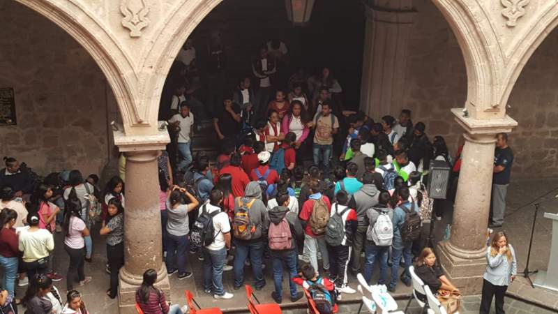 Sin respuestas benéficas para los estudiantes michoacanos - Foto 0 