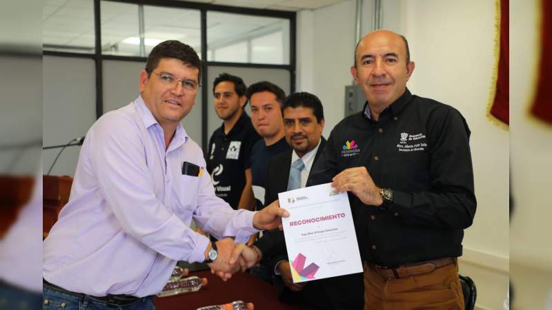 Celebra Gobierno de Michoacán a estudiantes ganadores de Robomatrix Ecuador 2019 - Foto 3 