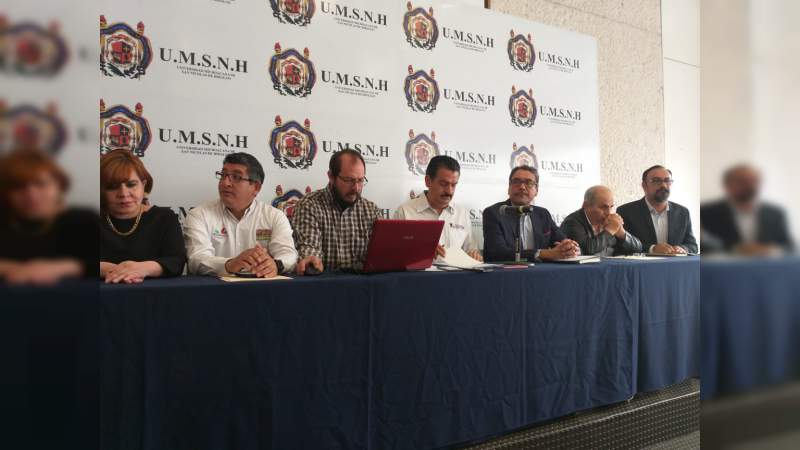 El problema de acumulación de lirio en Zirahuén es cíclico, coinciden autoridades e investigador 