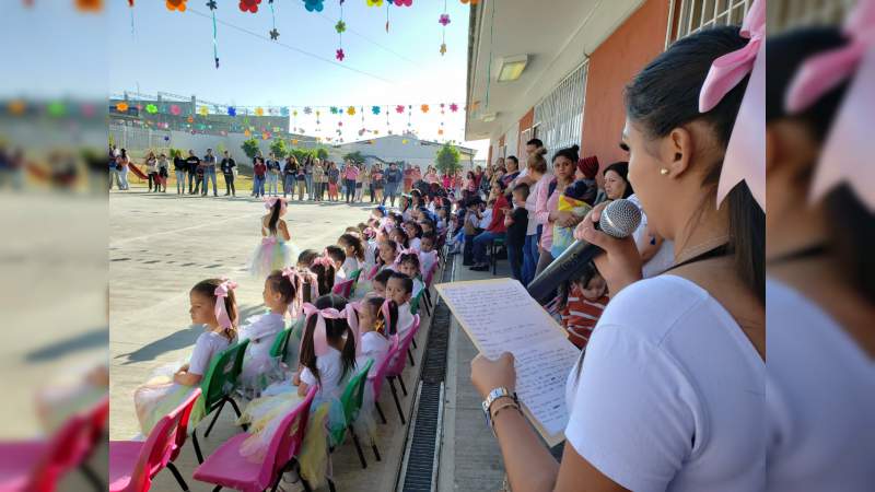 Festejan alumnos de preescolar del CEMACM el inicio de la primavera 