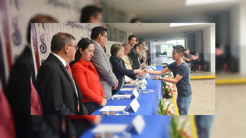 Trabajar en unidad es el mejor ejemplo que podemos dar a nuestros estudiantes: Ma. del Carmen Chávez Parga - Foto 1 