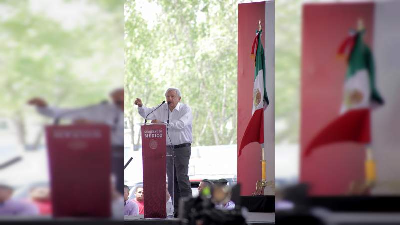 Presidente acabará con ‘aviadores’ del sistema educativo; anuncia censo de maestros 