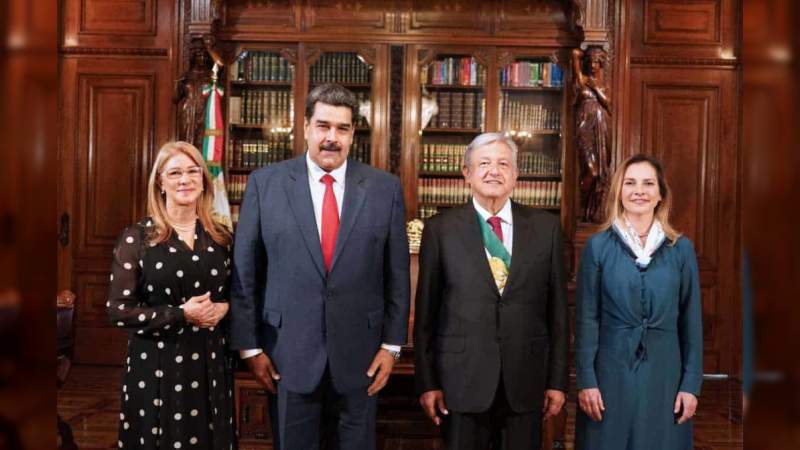 Maduro pide a López Obrador ayudar en los diálogos de paz por Venezuela 