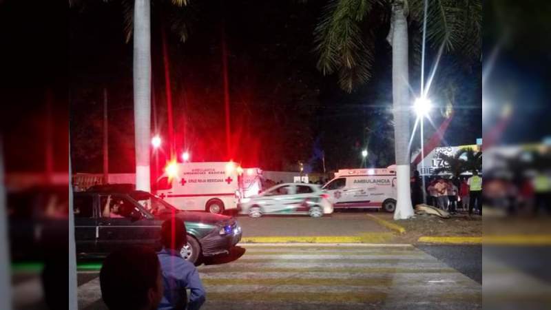 Con accidente cierra la Expo Feria Lázaro Cárdenas; hay decenas de heridos - Foto 2 