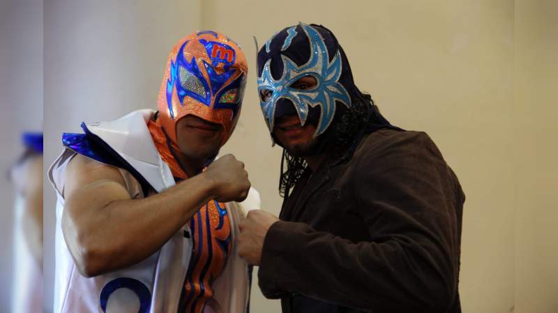 Lucha Libre con causa por el turismo social, en Morelia - Foto 2 