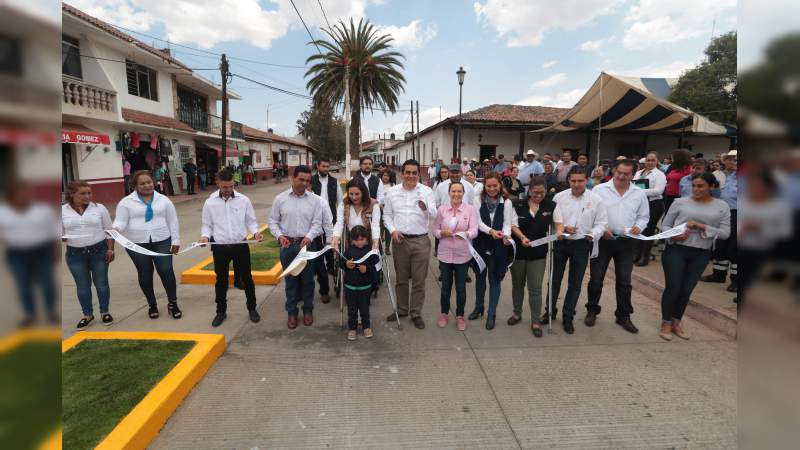 En Lagunillas, inaugura Gobierno de Michoacán obras por 9.5 mdp - Foto 1 