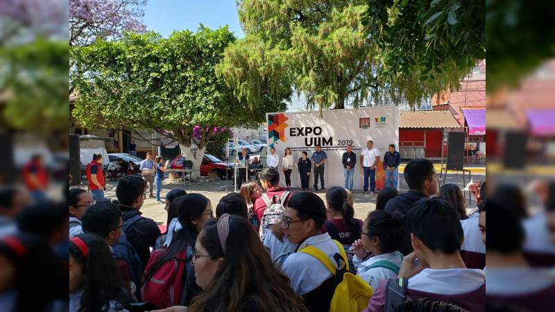 Asisten más de 400 estudiantes a Expo UIIM en Zacapu - Foto 0 