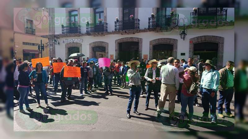Protestan en Morelia Trabajadores del Telebachillerato de Michoacán por adeudo de 60 millones - Foto 0 