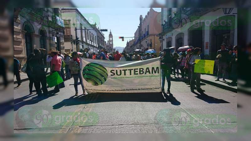 Protestan en Morelia Trabajadores del Telebachillerato de Michoacán por adeudo de 60 millones - Foto 1 