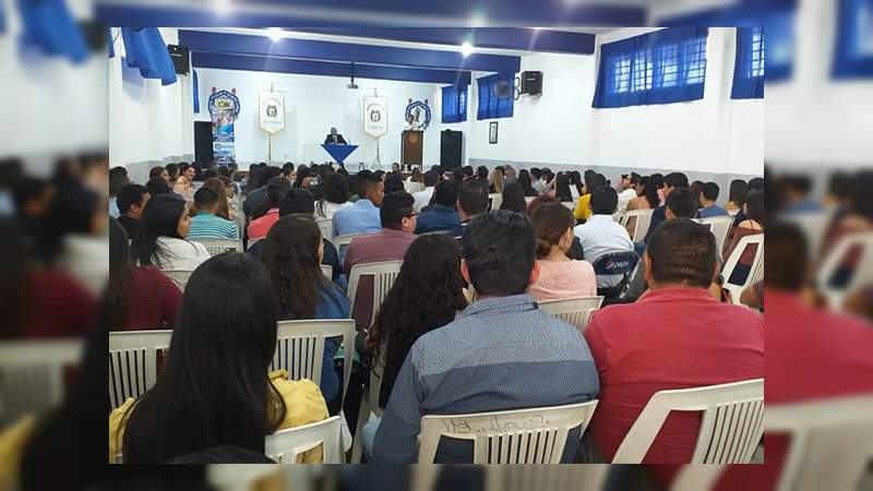Magistrados del Poder Judicial de Michoacán comparten su experiencia con estudiantado, en ciclo de conferencias - Foto 0 