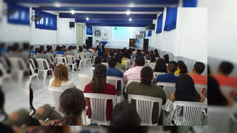 Magistrados del Poder Judicial de Michoacán comparten su experiencia con estudiantado, en ciclo de conferencias - Foto 1 