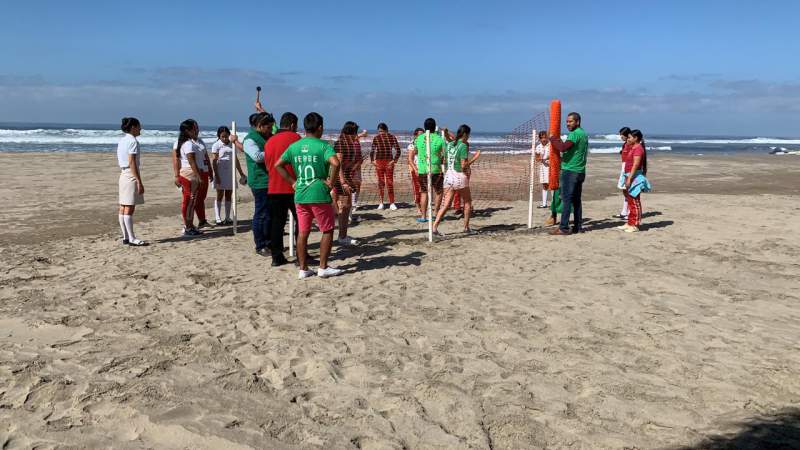 Instala Partido Verde contenedores recolectores de plásticos en playas de Michoacán - Foto 1 