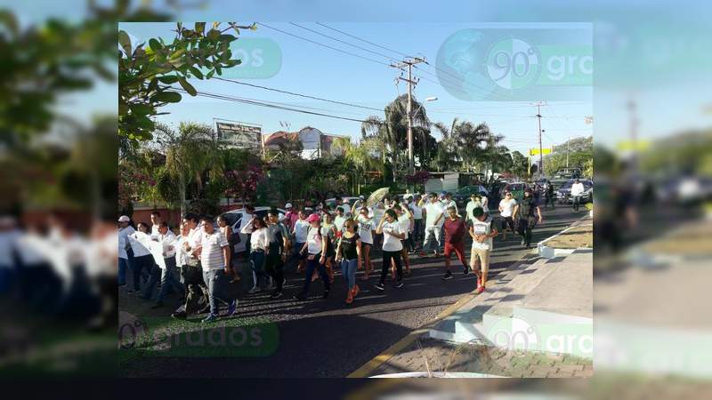 Marchan en Lázaro Cárdenas para exigir justicia a niña asesinada y seguridad en el Puerto - Foto 0 