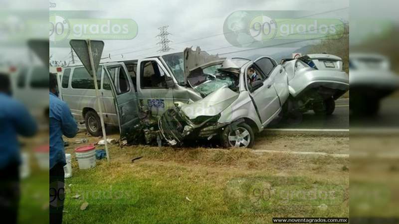 Un muerto y cuatro heridos en choque en Celaya, Guanajuato