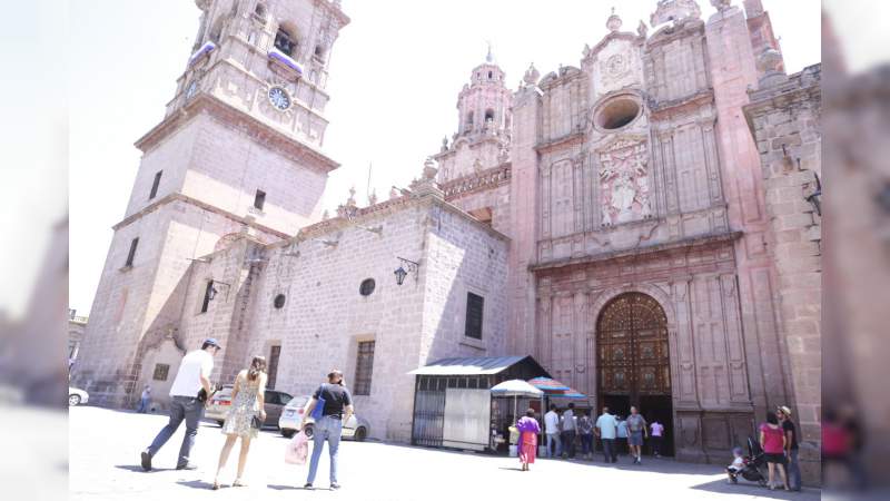 Disfrutan turistas Días Santos en Morelia - Foto 0 