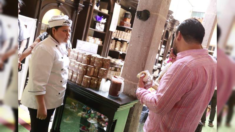 Disfrutan turistas Días Santos en Morelia - Foto 2 