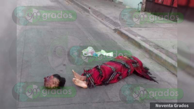 Decapitado, encobijado y con mensaje, dejan cuerpo en León, Guanajuato  - Foto 1 