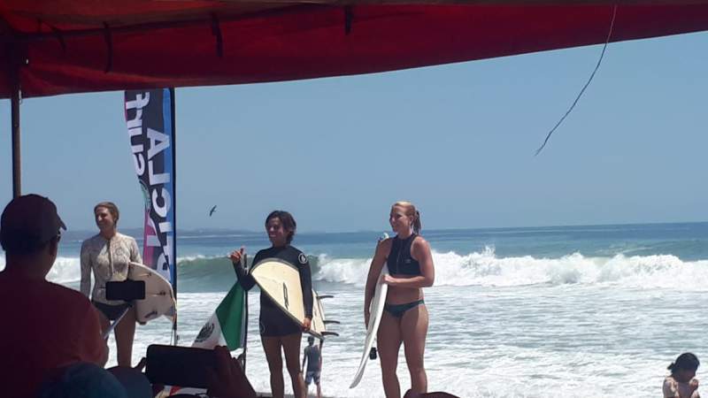 Playas michoacanas, limpias y óptimas para practicar el surf - Foto 1 