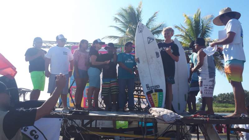 Playas michoacanas, limpias y óptimas para practicar el surf - Foto 2 