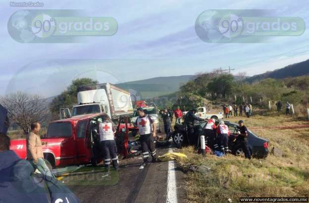 Fatal encontronazo deja 2 muertos y 4 lesionados en Ixtlán de los Hervores - Foto 0 