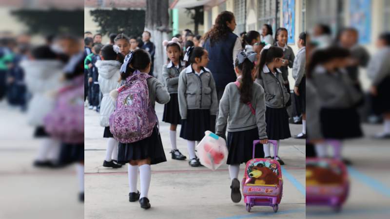Más de un millón de alumnos regresaron a clases, este lunes  