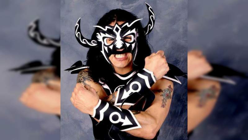 Luchador Psicosis salvó la vida de su acompañante tras accidente automovilístico 